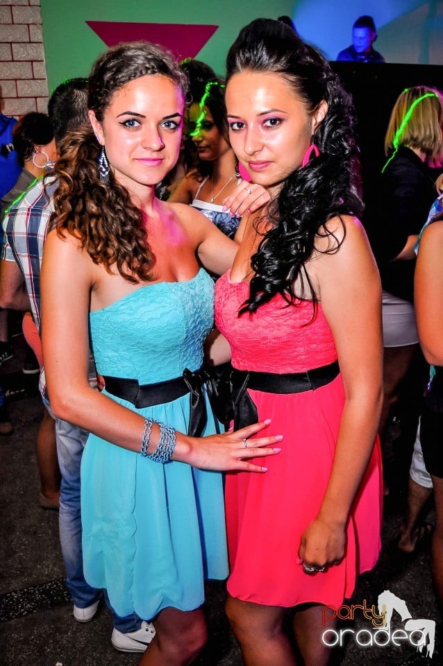 Prom Party, Royal Party House