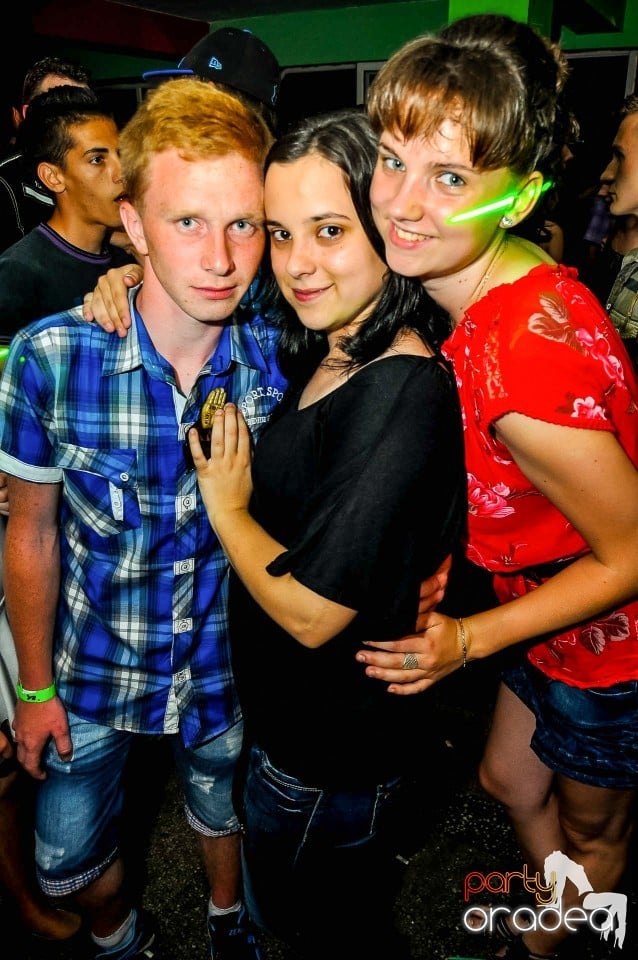 Prom Party, Royal Party House