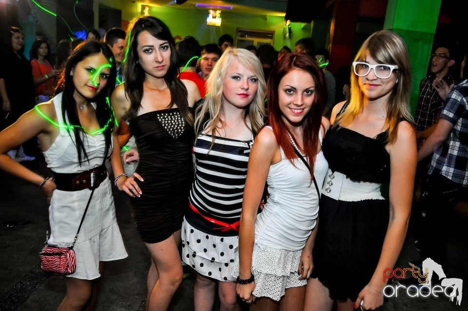 Prom Party, Royal Party House
