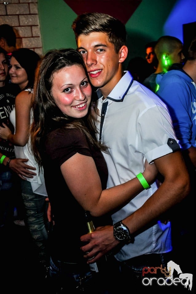 Prom Party, Royal Party House