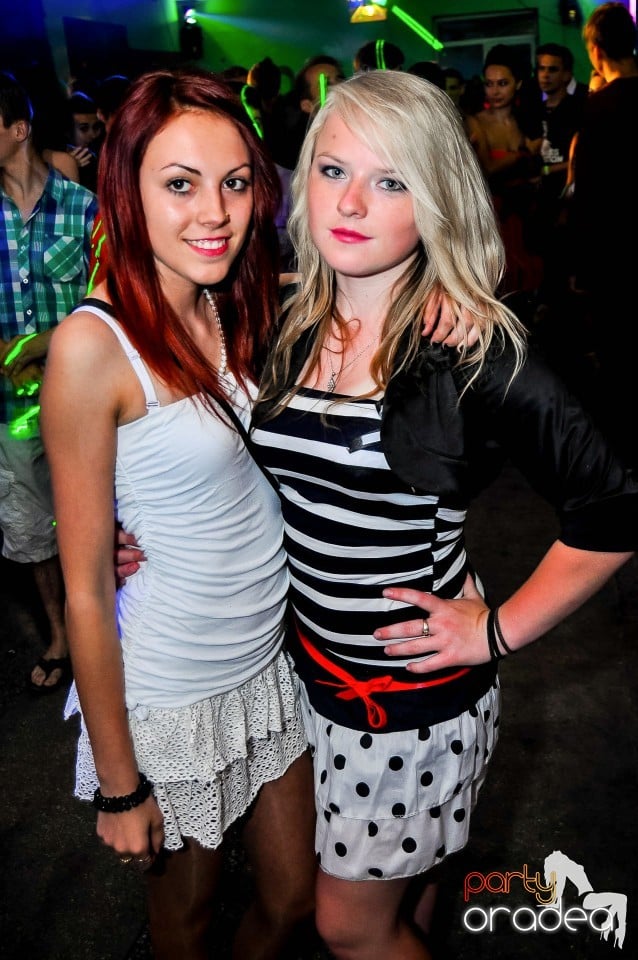 Prom Party, Royal Party House