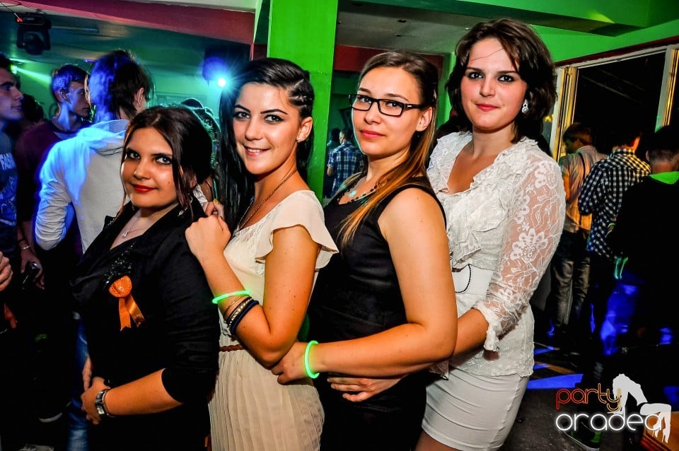 Prom Party, Royal Party House