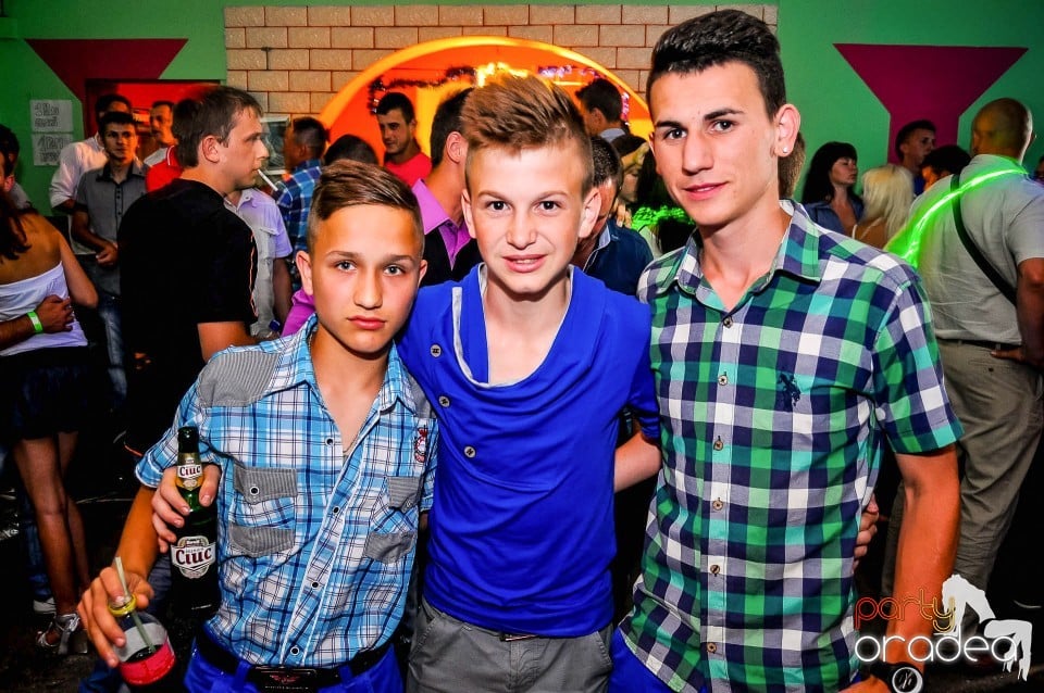 Prom Party, Royal Party House