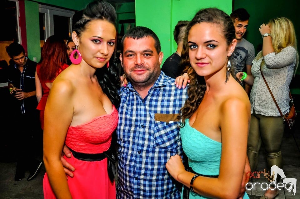 Prom Party, Royal Party House