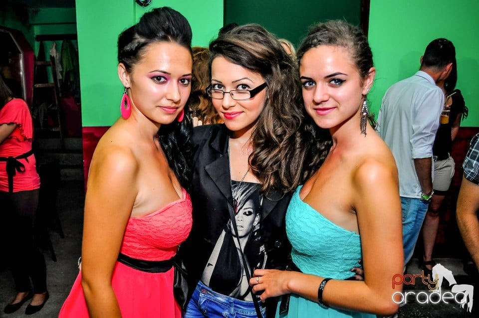 Prom Party, Royal Party House