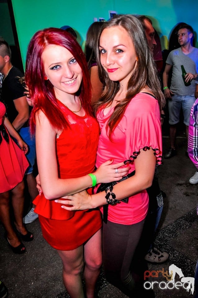 Prom Party, Royal Party House