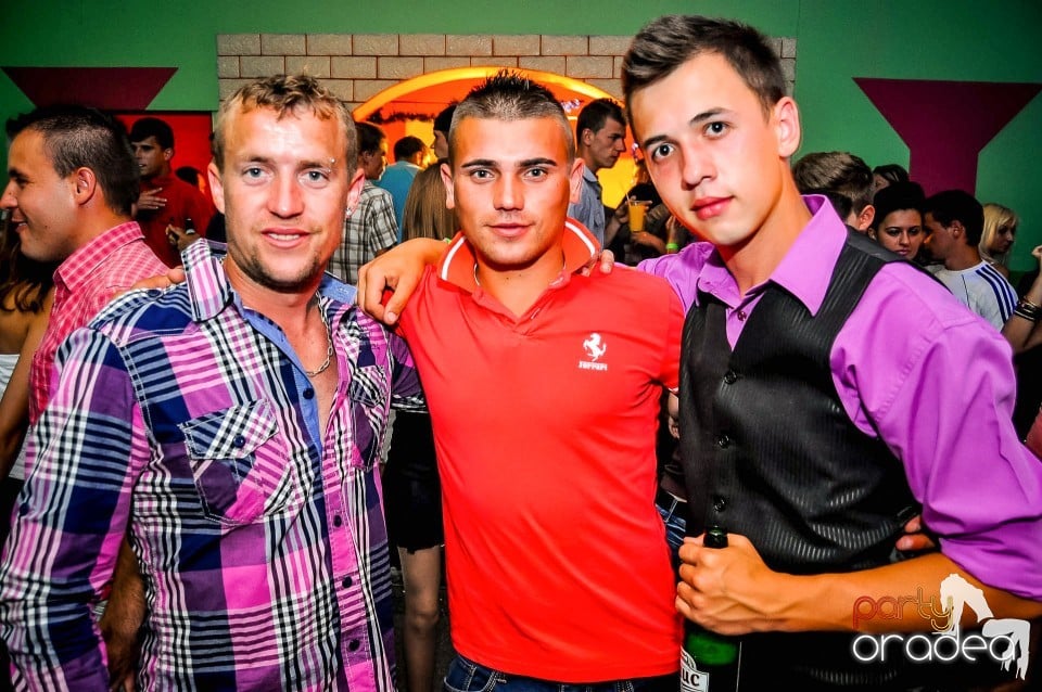 Prom Party, Royal Party House