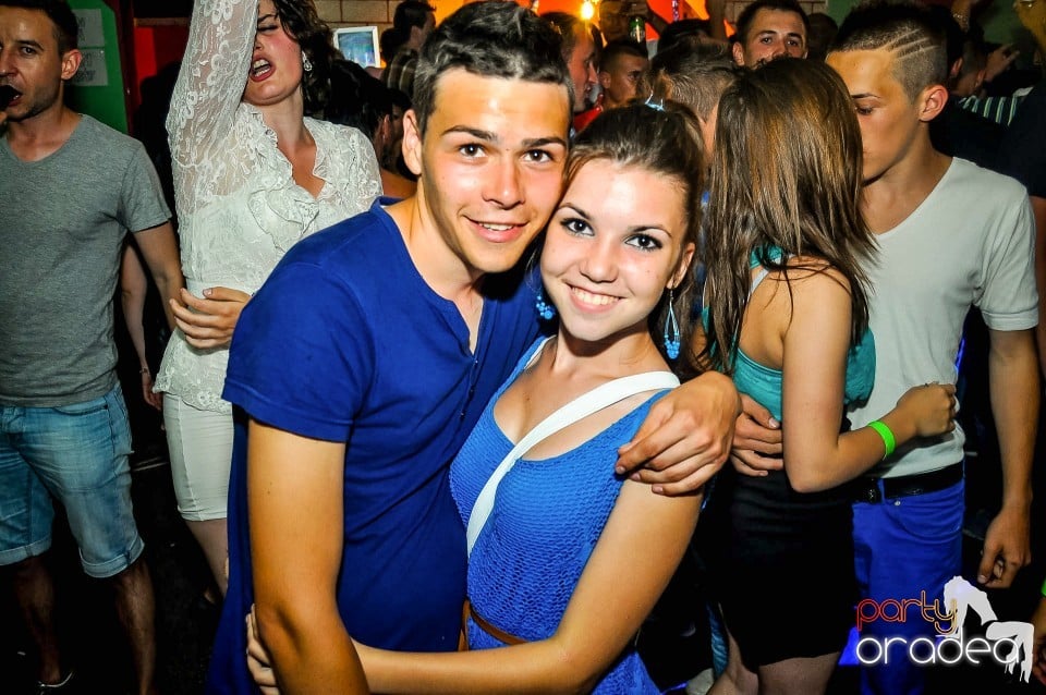 Prom Party, Royal Party House