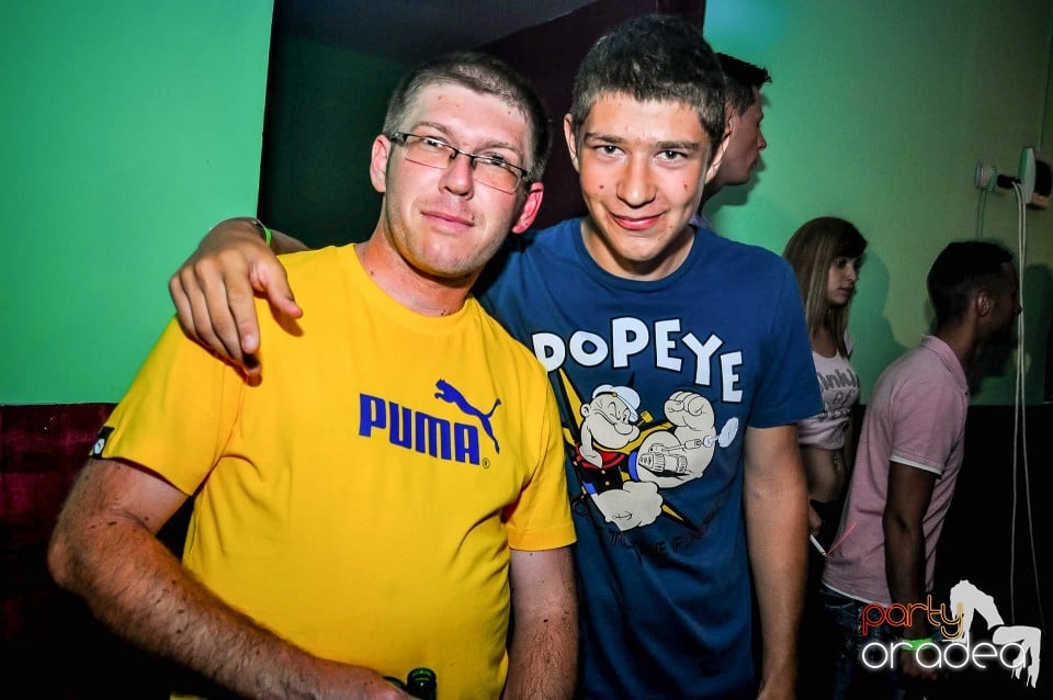 Prom Party, Royal Party House