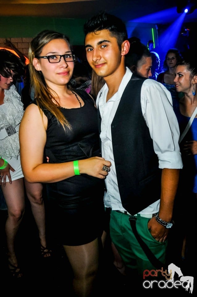Prom Party, Royal Party House