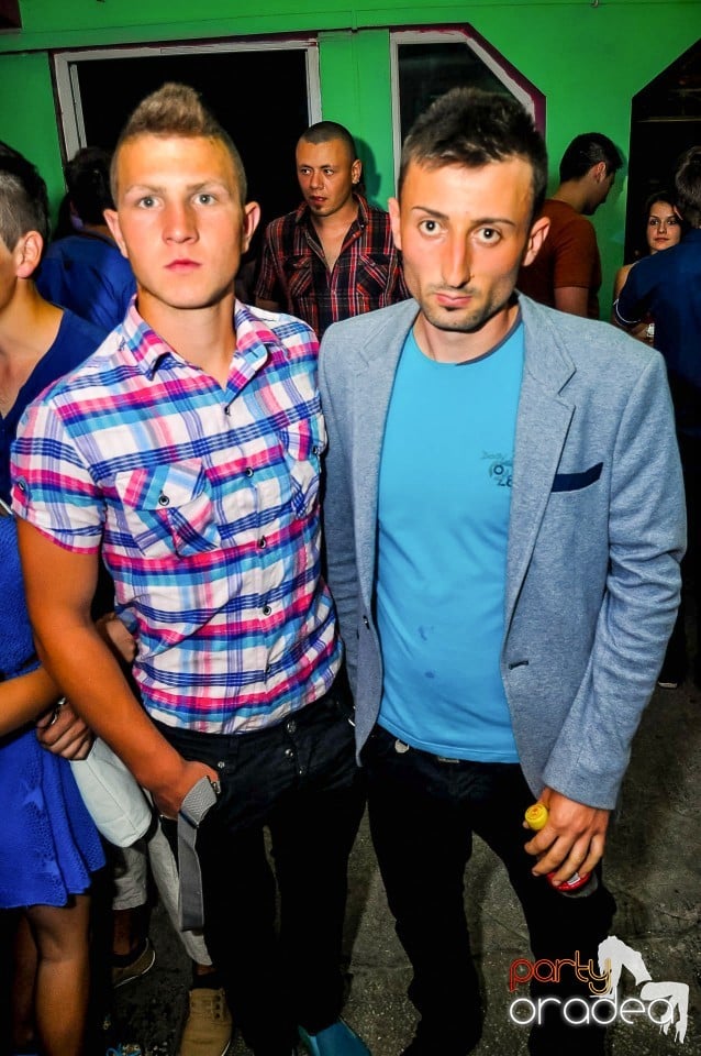 Prom Party, Royal Party House