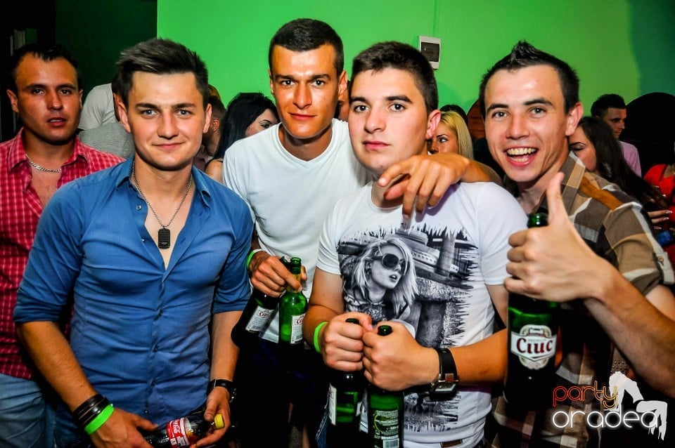 Prom Party, Royal Party House