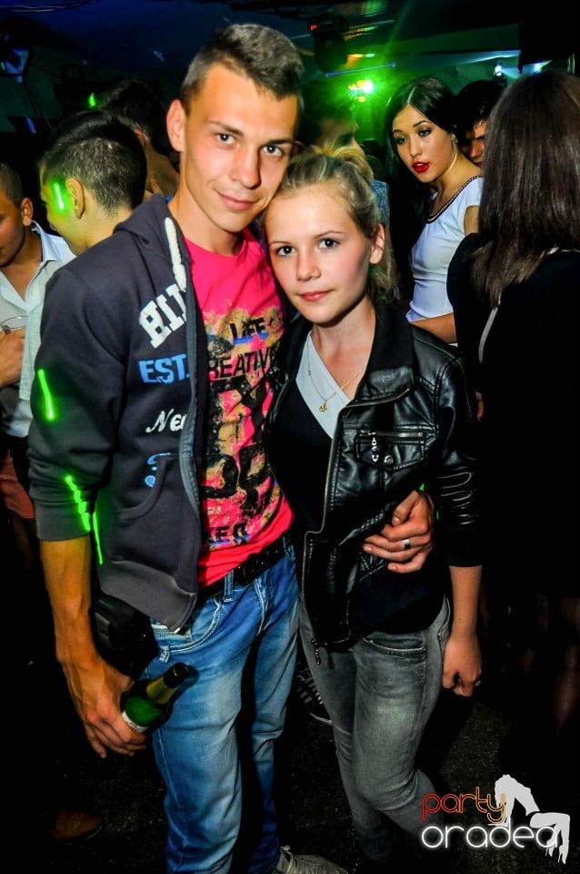 Prom Party, Royal Party House