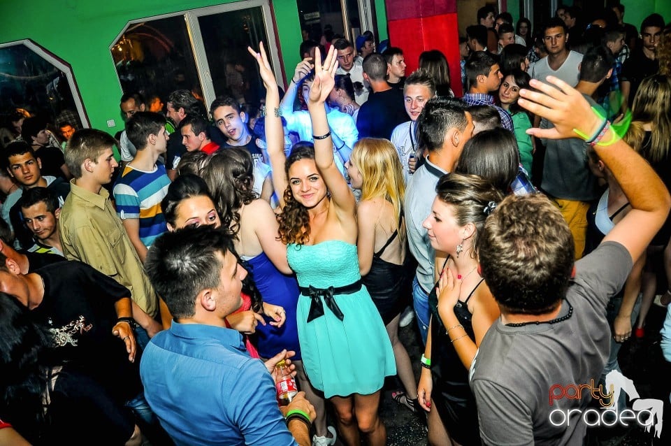 Prom Party, Royal Party House