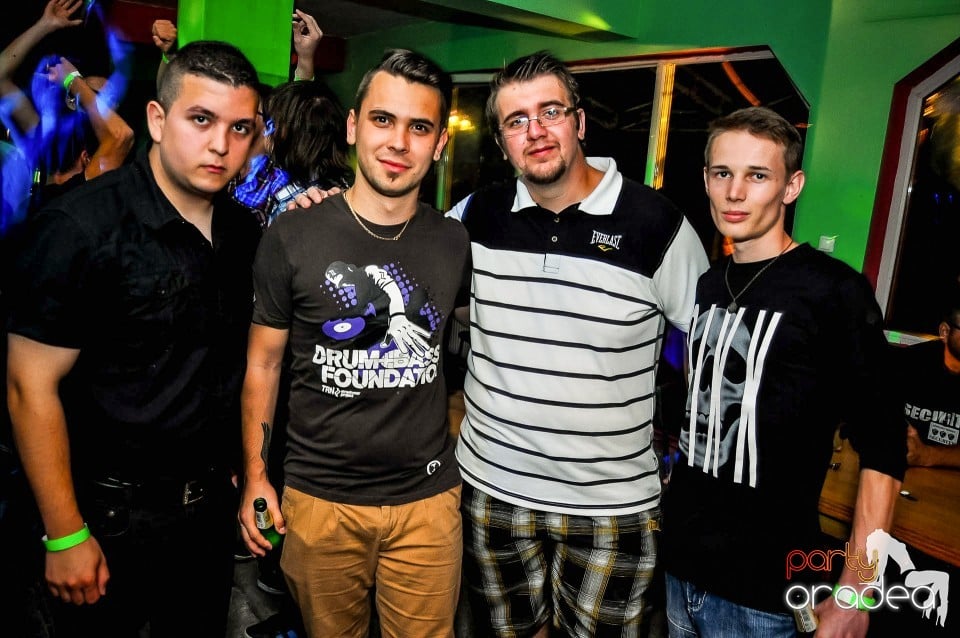 Prom Party, Royal Party House