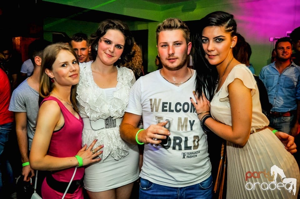 Prom Party, Royal Party House