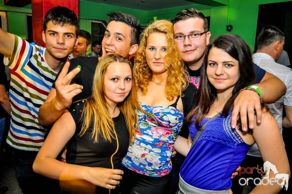Prom Party, Royal Party House