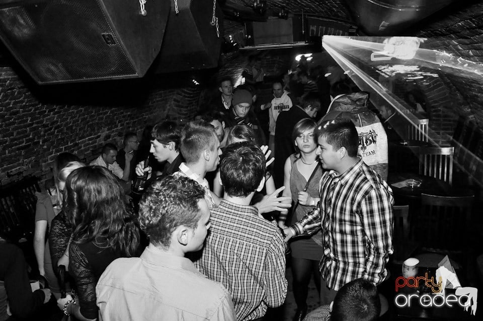 Promo Night în Club Escape, 