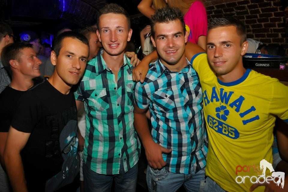 Promo Weekend continuă în Escape, 