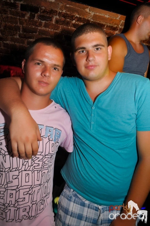 Promo Weekend continuă în Escape, 