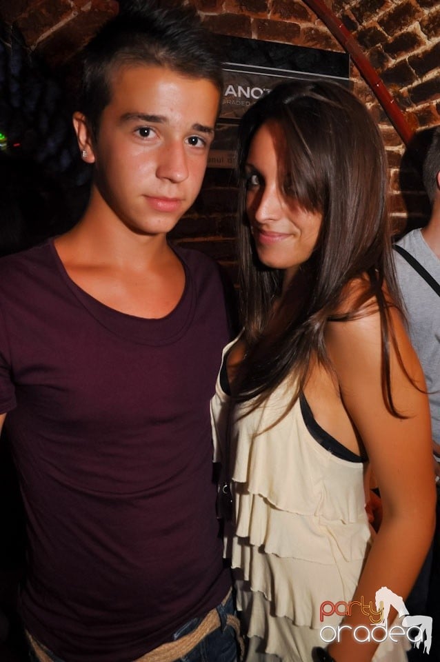 Promo Weekend continuă în Escape, 