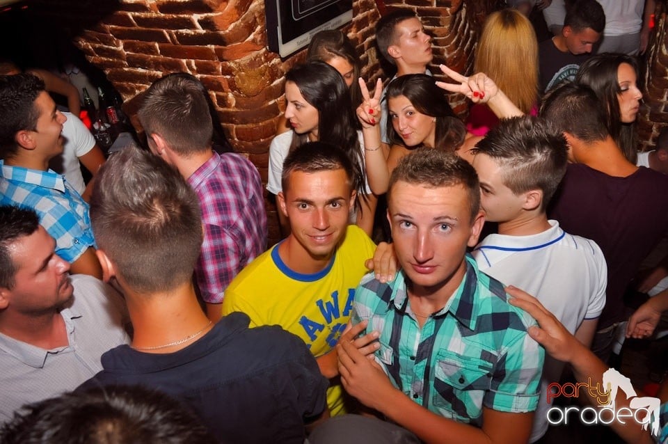 Promo Weekend continuă în Escape, 