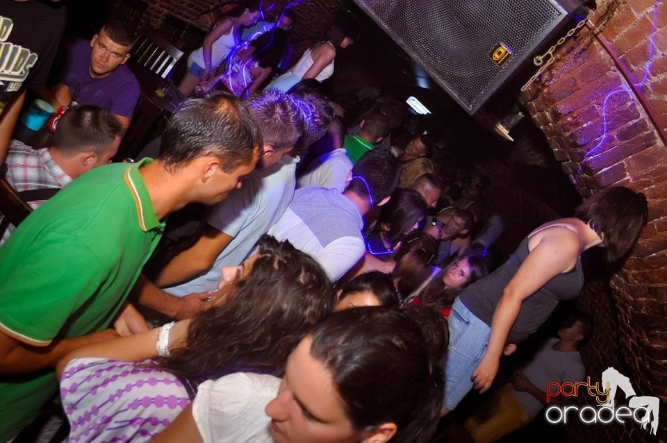 Promo Weekend continuă în Escape, 