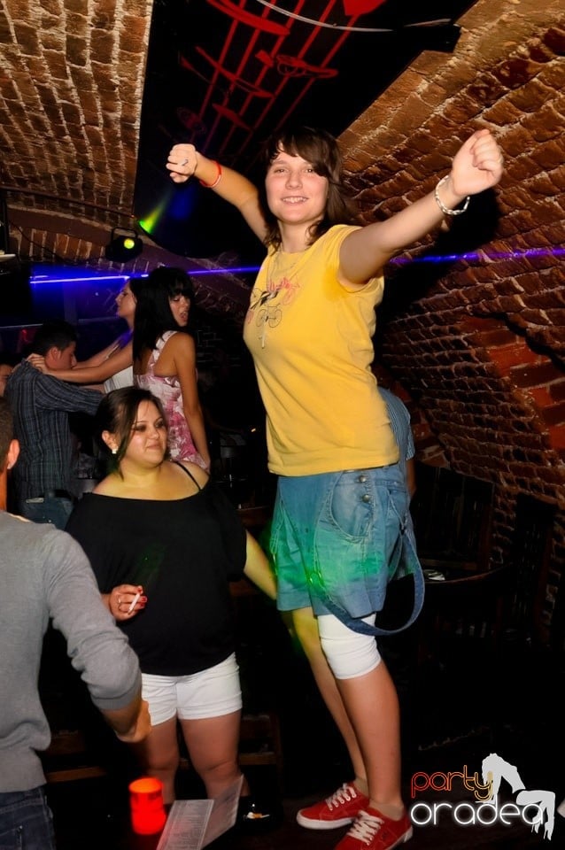 Promo Weekend continuă în Escape, 