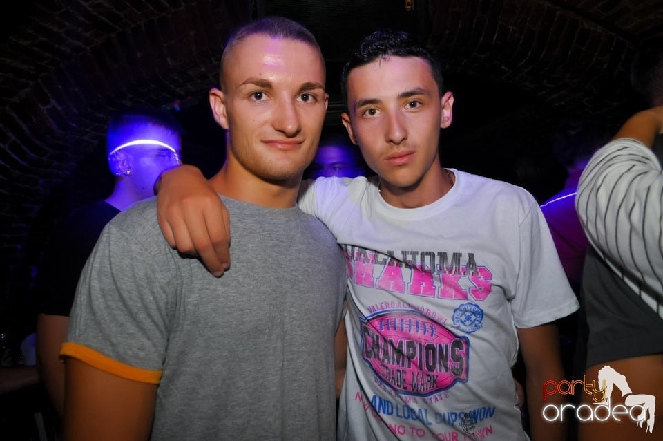 Promo Weekend continuă în Escape, 