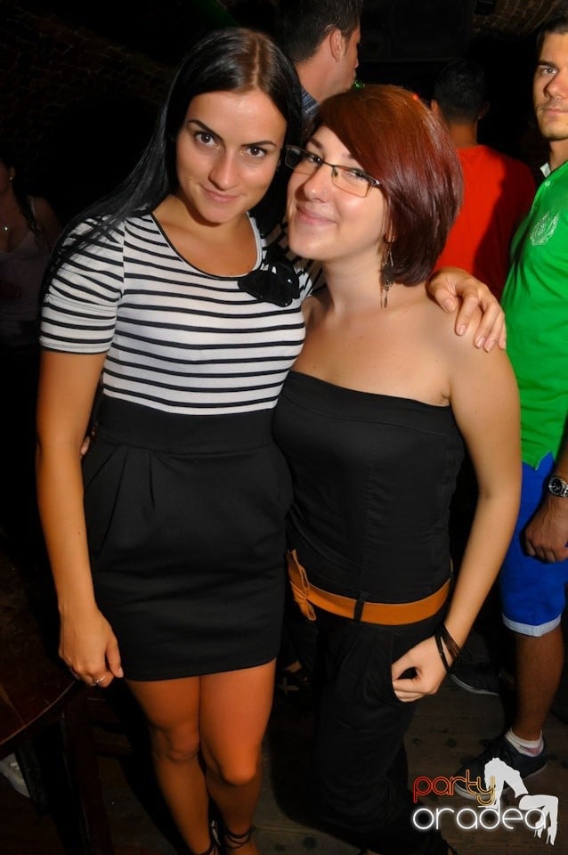 Promo Weekend continuă în Escape, 