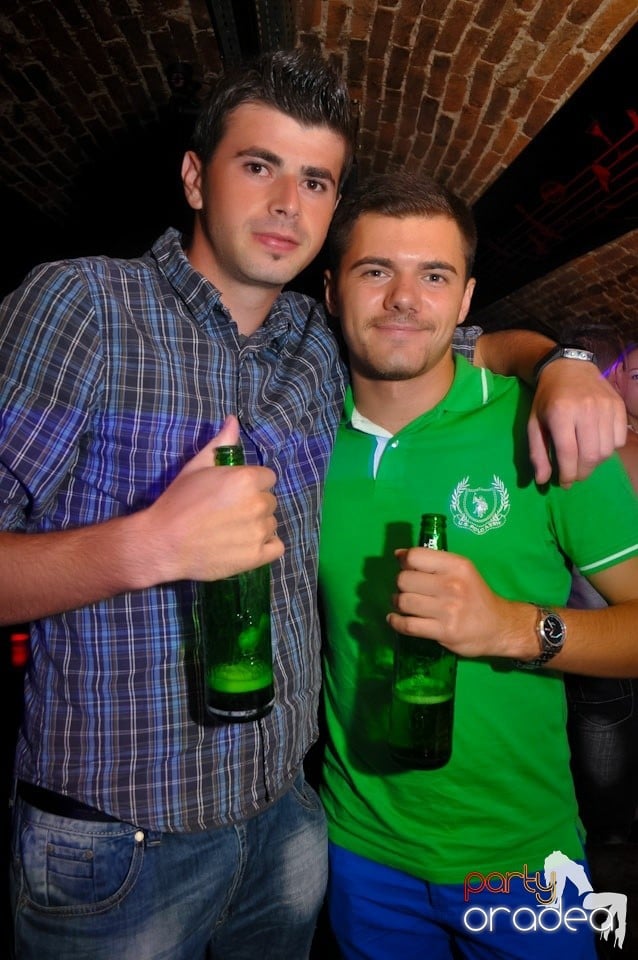 Promo Weekend continuă în Escape, 