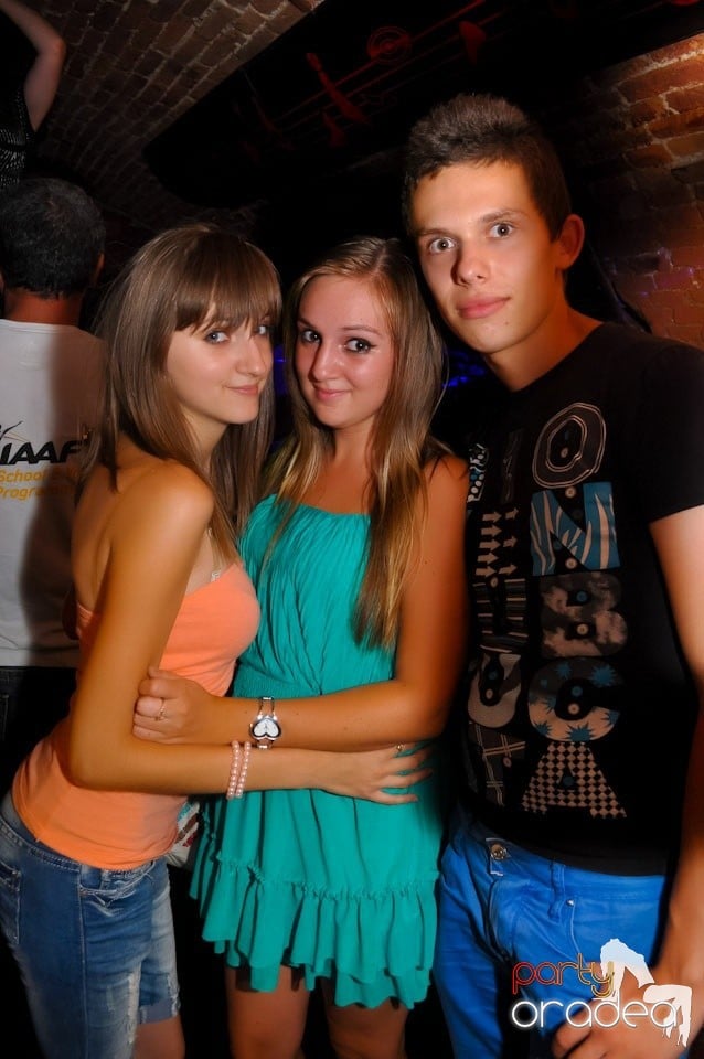 Promo Weekend continuă în Escape, 