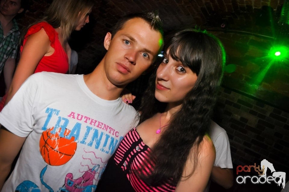 Promo Weekend continuă în Escape, 