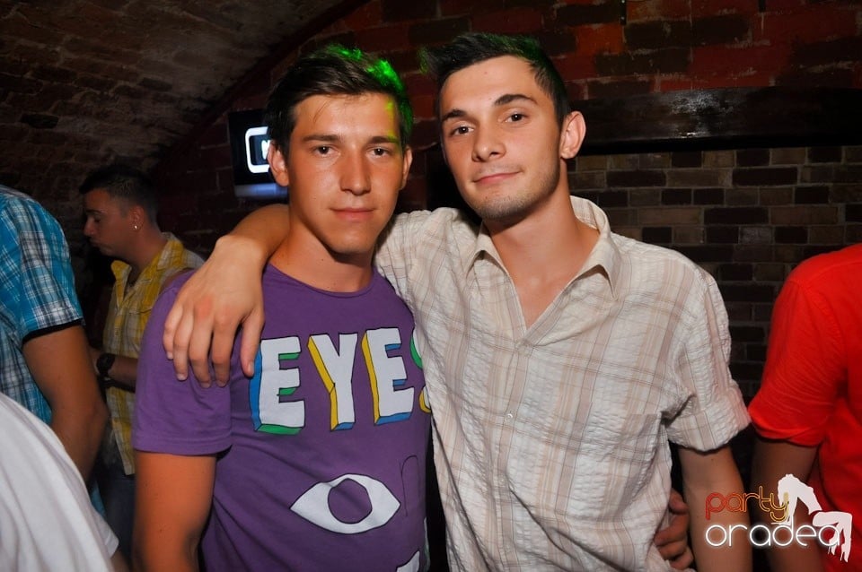 Promo Weekend continuă în Escape, 