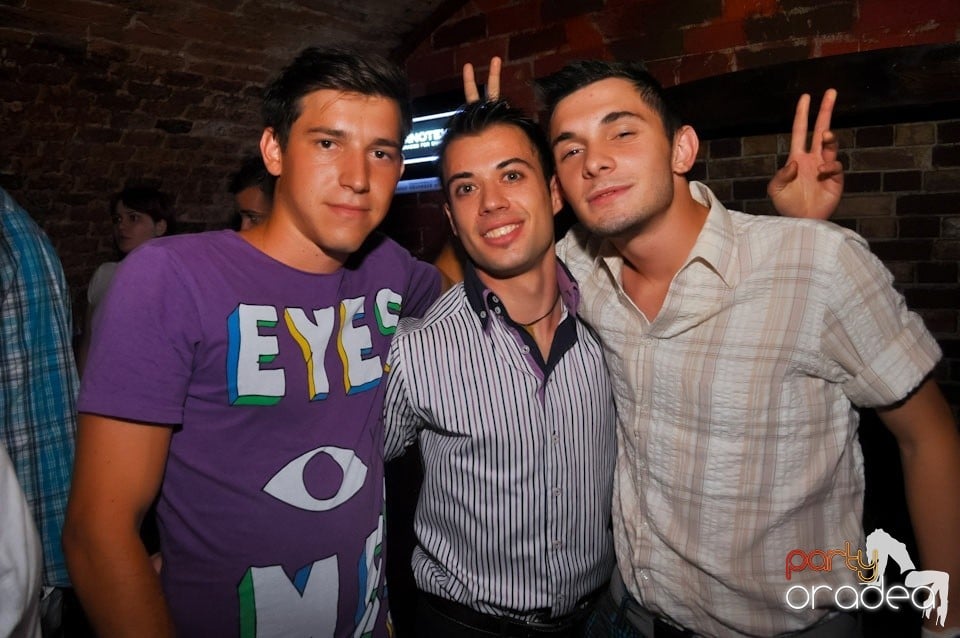 Promo Weekend continuă în Escape, 