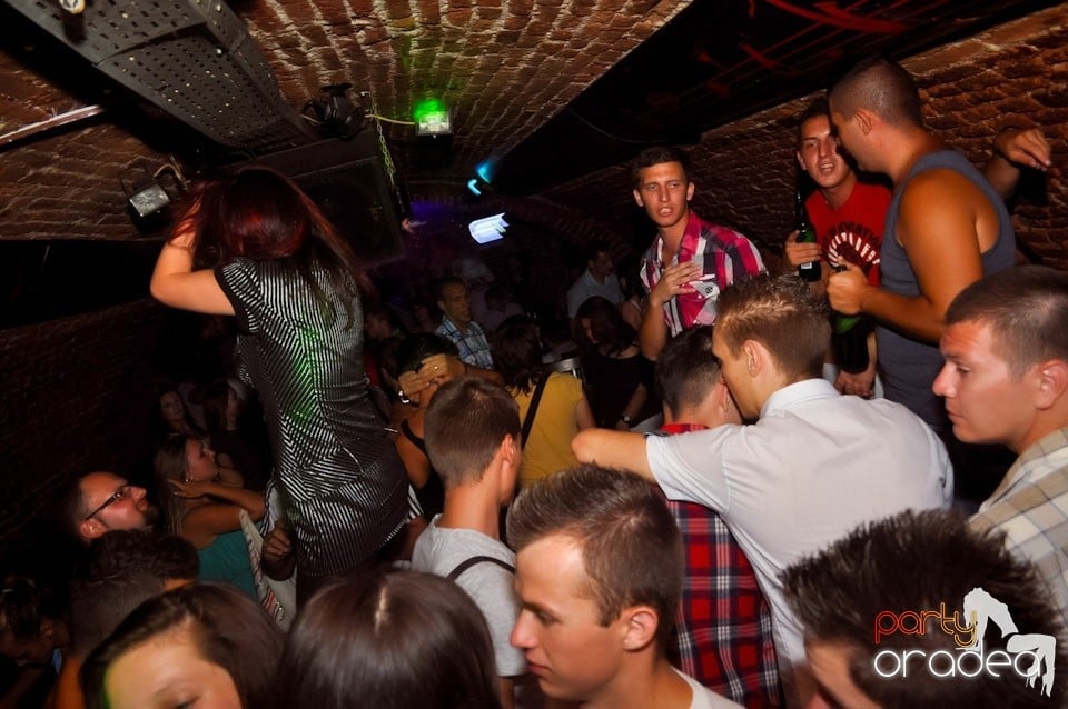 Promo Weekend continuă în Escape, 