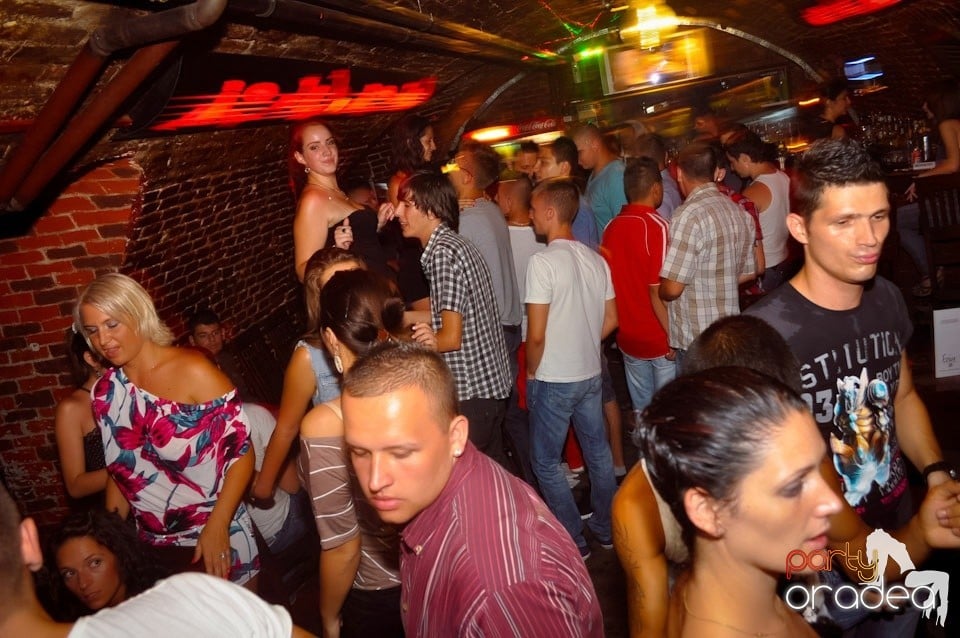 Promo Weekend continuă în Escape, 