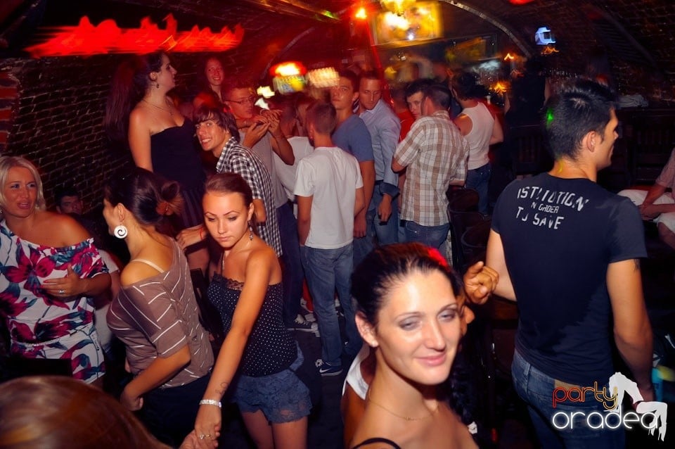 Promo Weekend continuă în Escape, 