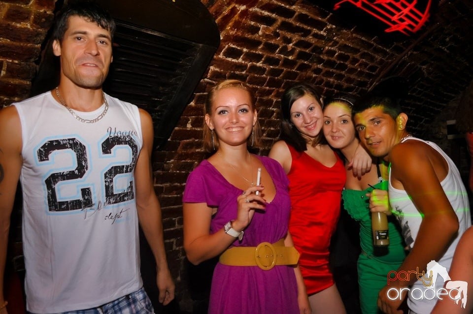 Promo Weekend continuă în Escape, 