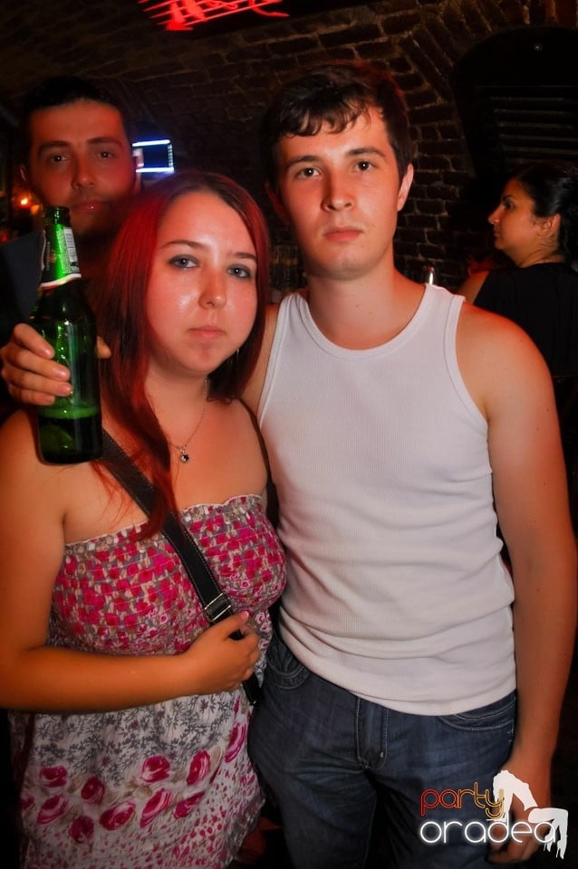 Promo Weekend continuă în Escape, 