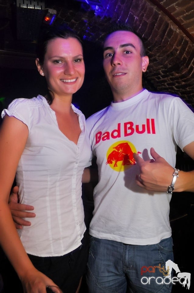 Promo Weekend continuă în Escape, 