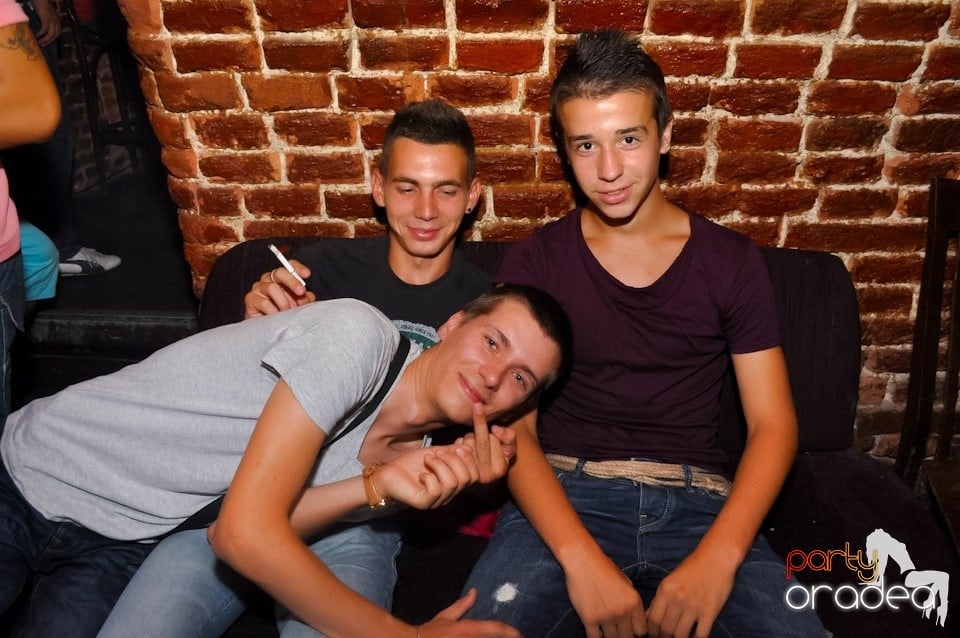 Promo Weekend continuă în Escape, 