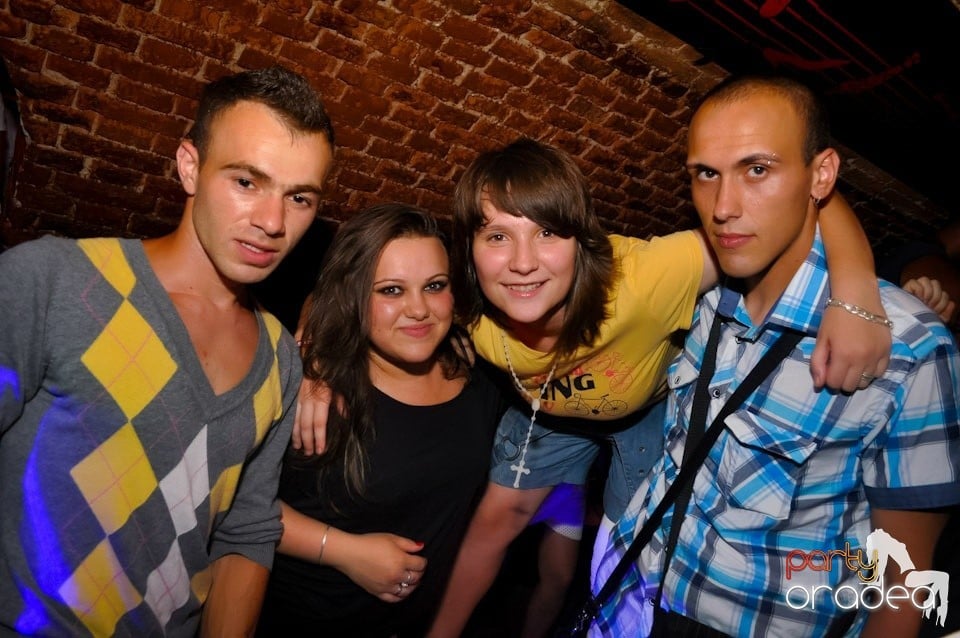 Promo Weekend continuă în Escape, 