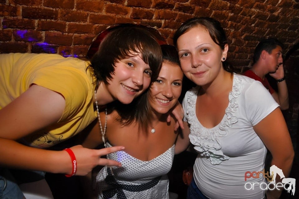 Promo Weekend continuă în Escape, 