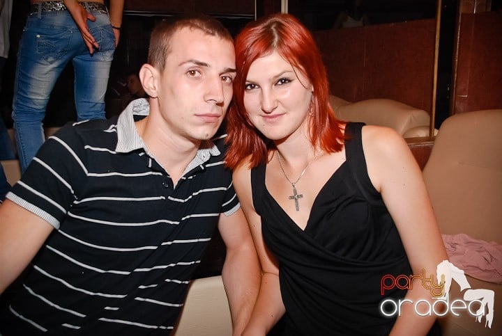 Pyjama Party în Club Seven, 