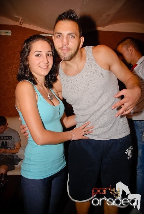 Pyjama Party în Club Seven, 