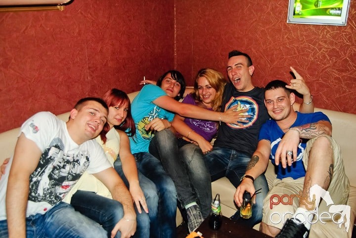 Real Clubbing Night în Club Seven,