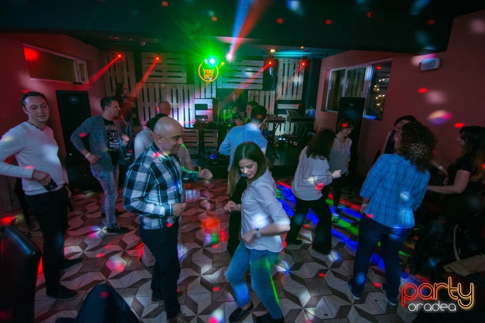 REAL RETRO PARTY, 