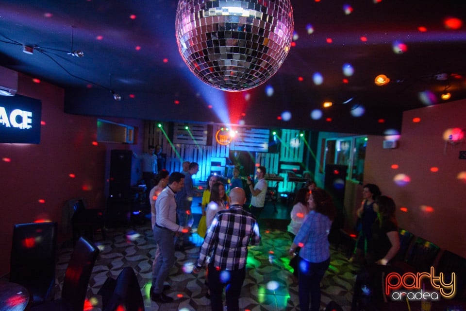 REAL RETRO PARTY, 