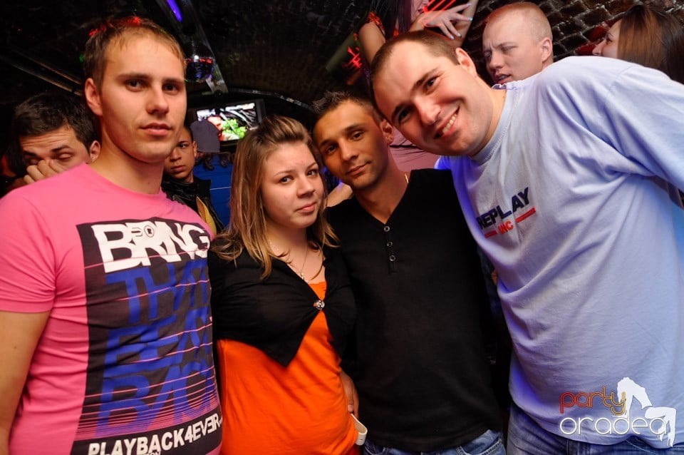 Red Bull Party în Club Escape,